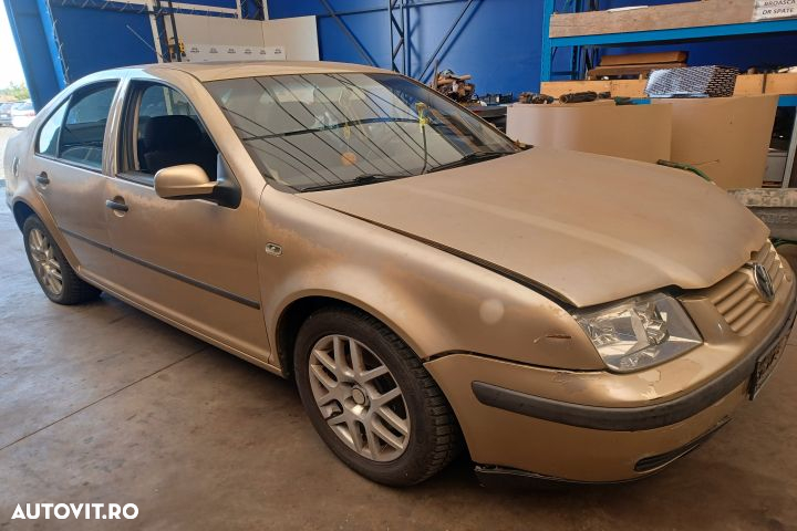 Rampa injectoare 036133319AA Volkswagen VW Bora 1 [1998 - 2005] Sedan - 5