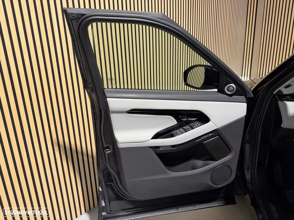 Land Rover Range Rover Evoque P300e R-Dynamic SE - 35