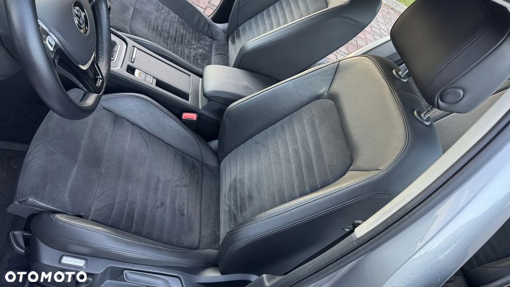 Volkswagen Passat 1.8 TSI BMT Highline - 23