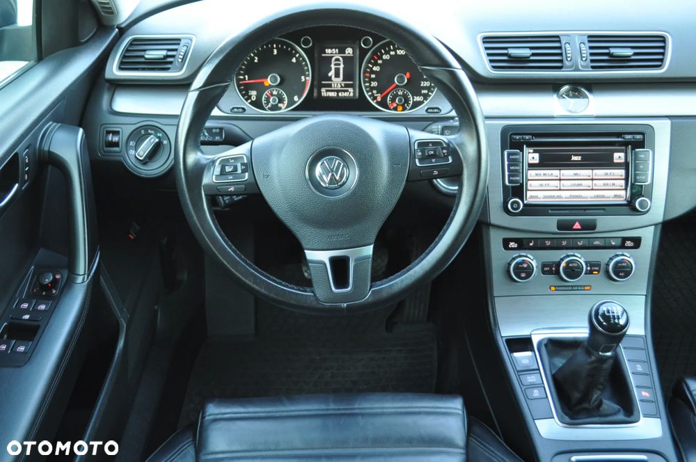 Volkswagen Passat 2.0 TDI DPF Highline - 38