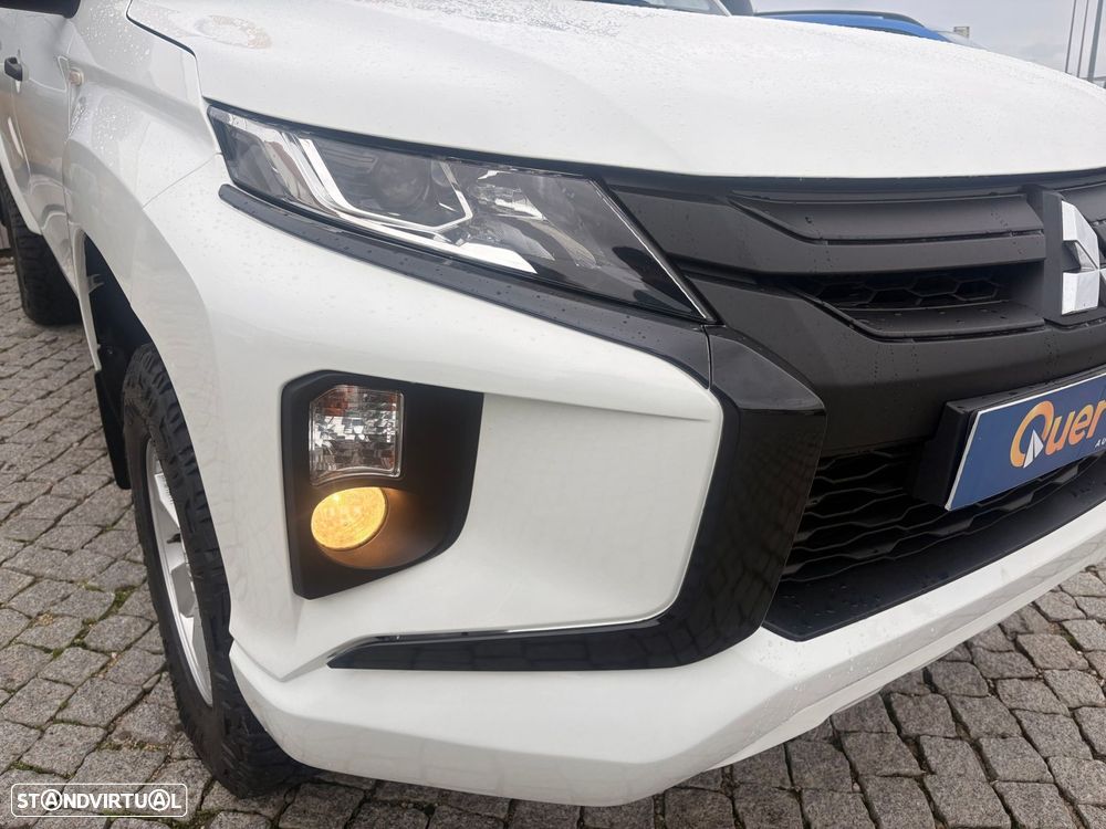 Mitsubishi L200 2.3 DI-D CD Invite Strakar Look 4WD - 19