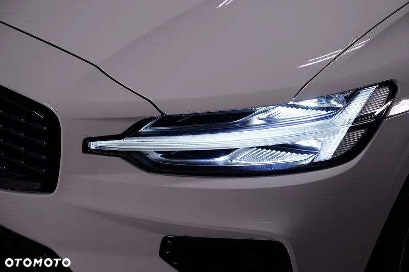 Volvo V60 T6 AWD Recharge Geartronic RDesign - 3