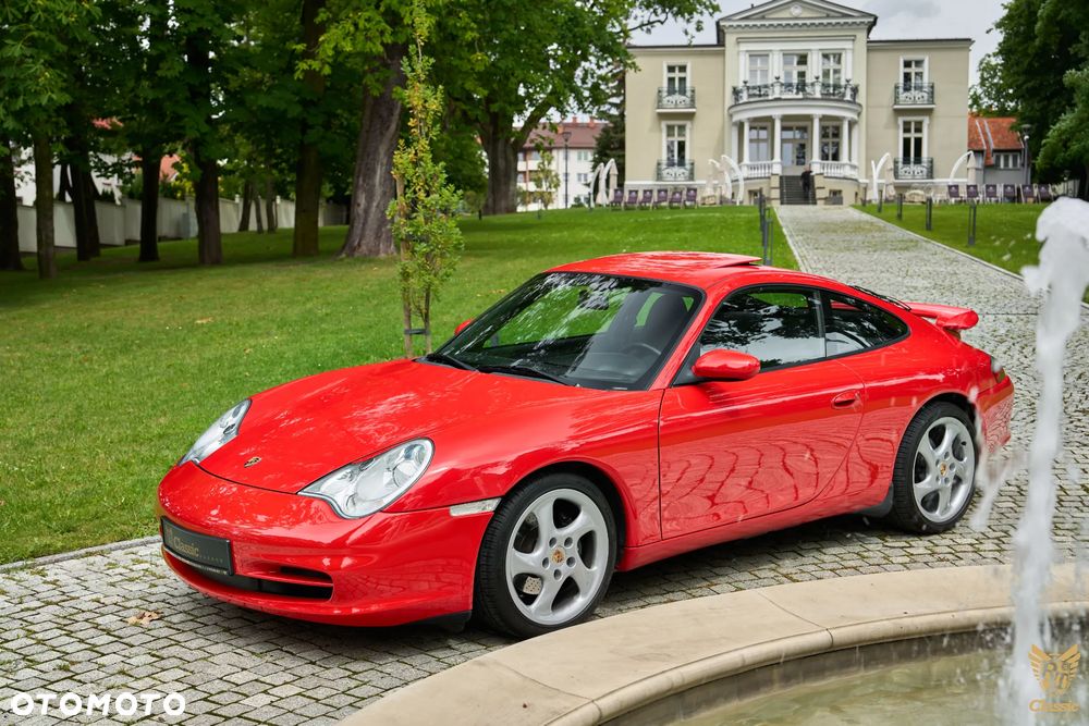 Porsche 911 Carrera - 4