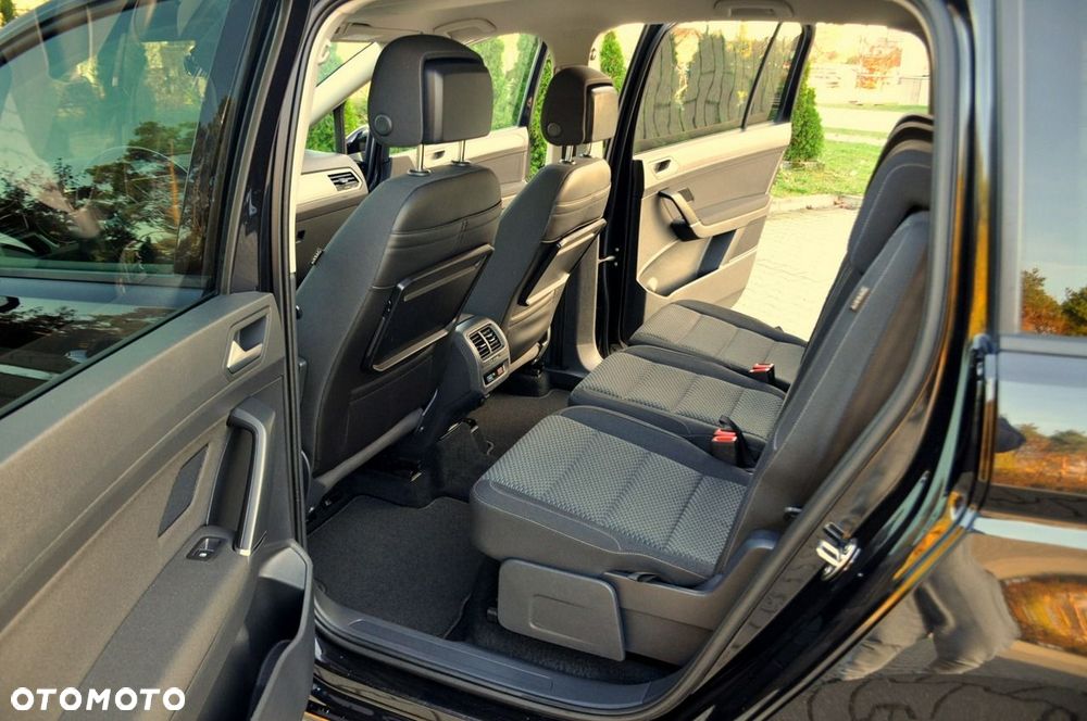 Volkswagen Touran - 21