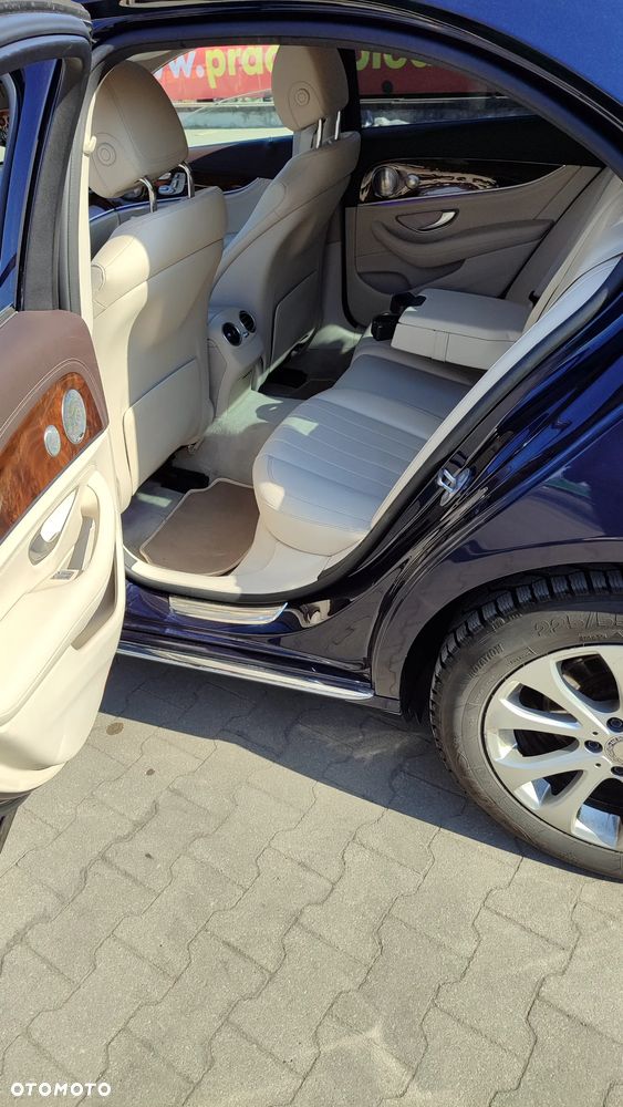Mercedes-Benz Klasa E 300 9G-TRONIC Exclusive - 11
