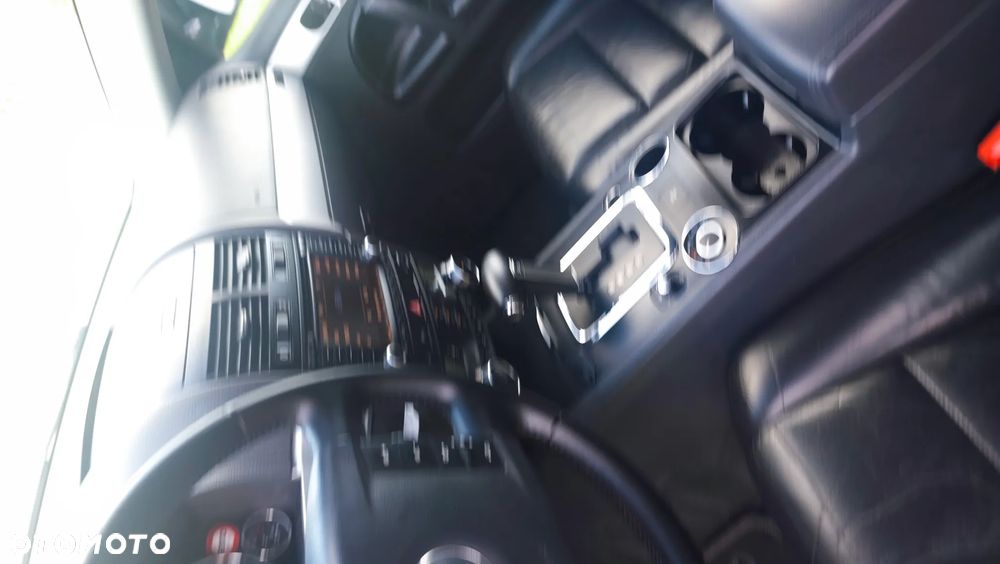 Volkswagen Touareg 3.0 V6 TDI DPF Automatik Individual - 38