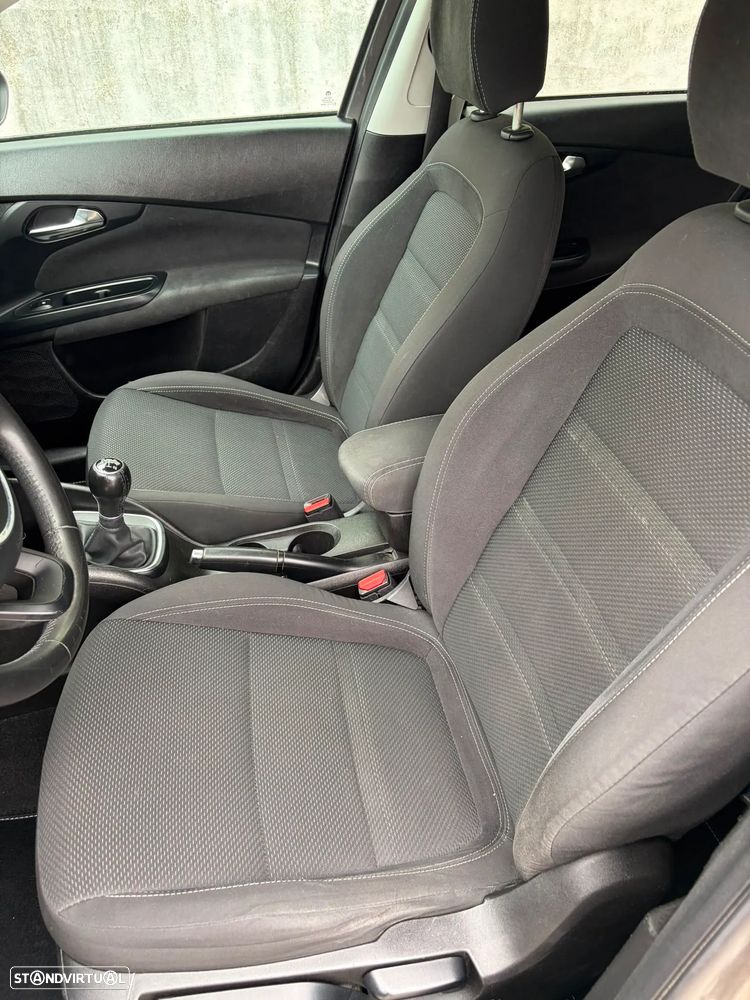 Fiat Tipo Station Wagon 1.3 M-Jet Lounge - 6