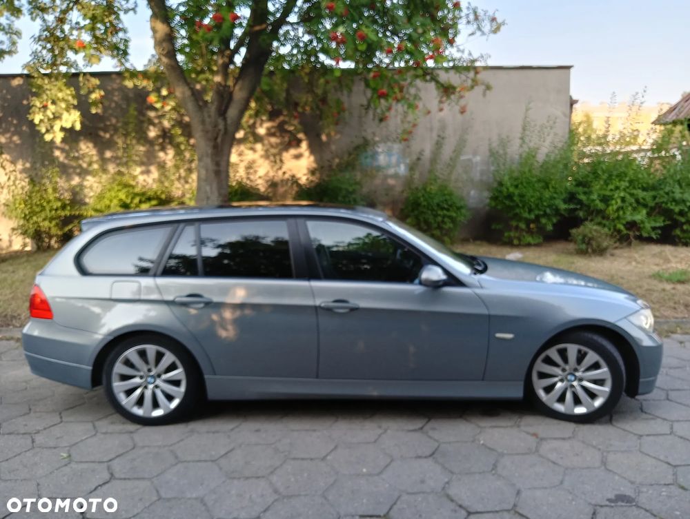 BMW Seria 3 320i - 8