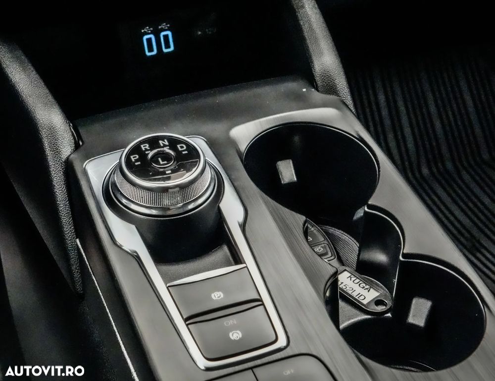 Ford Kuga 2.5 Duratec PHEV Titanium - 24