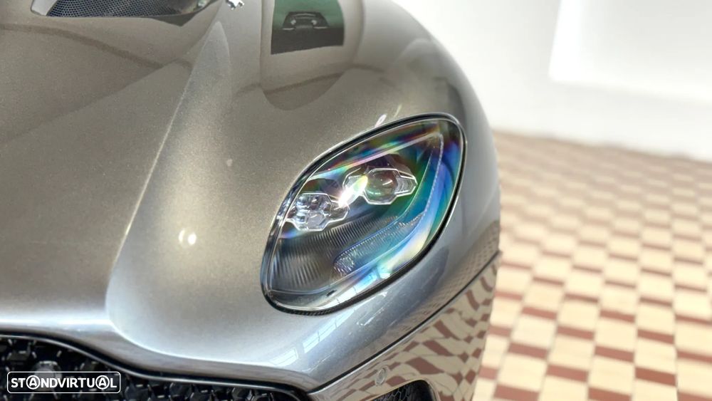 Aston Martin DBS Volante Superleggera - 9