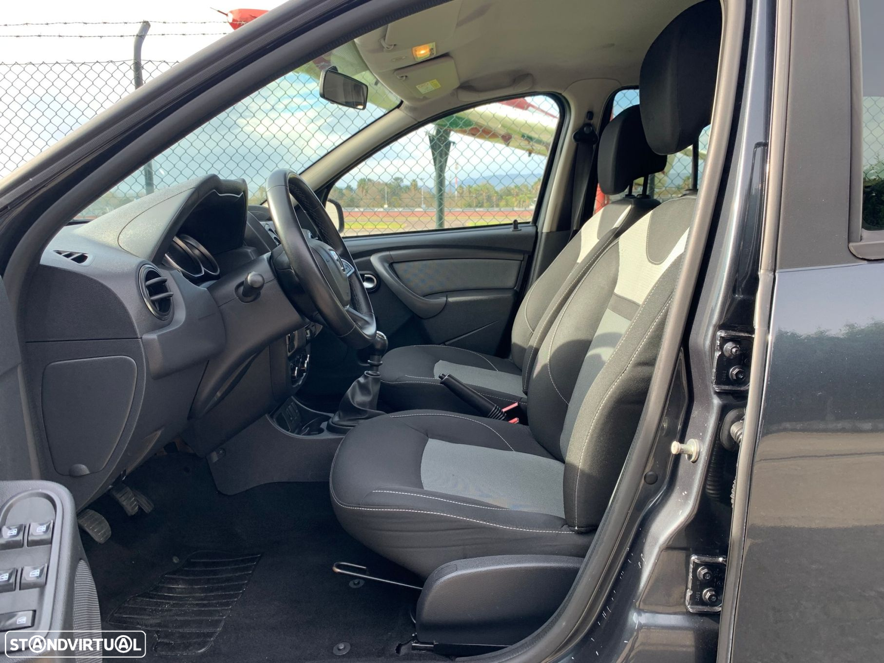 Dacia Duster 1.5 dCi SL Urban Explorer - 13