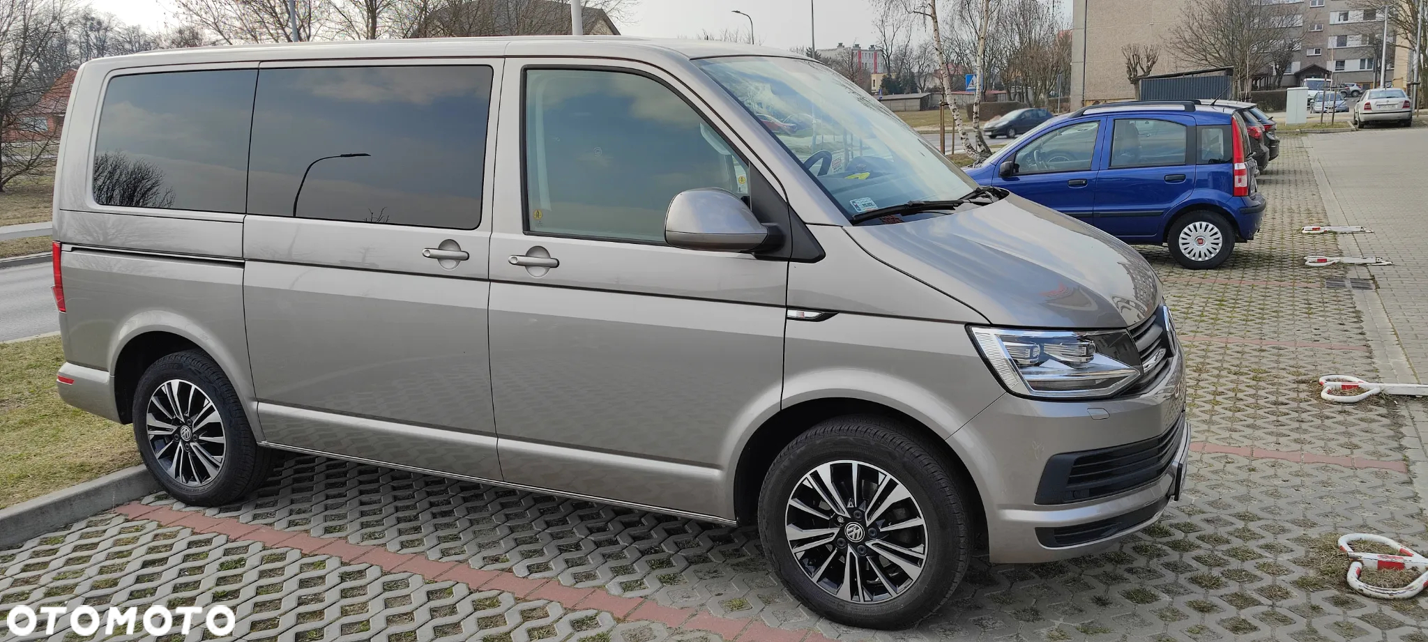 Volkswagen Multivan - 5