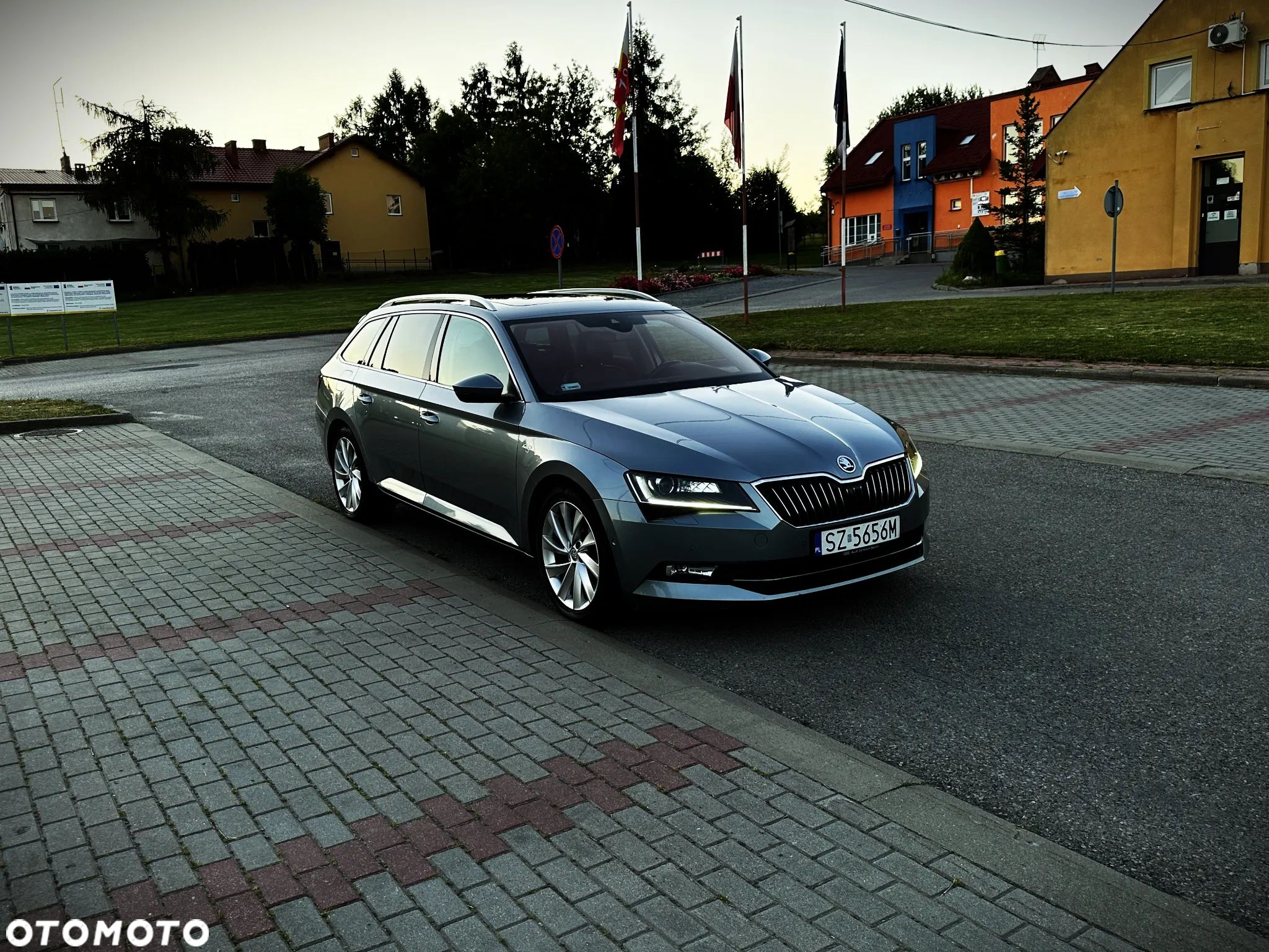 Skoda Superb Combi 2.0 TDI 4x4 DSG L&K - 1