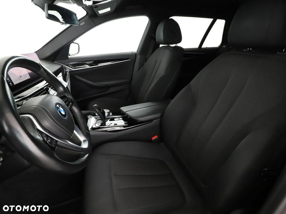 BMW Seria 5 530e - 14
