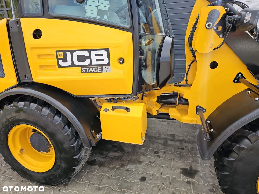 JCB 407 AGRI 2022r - 16