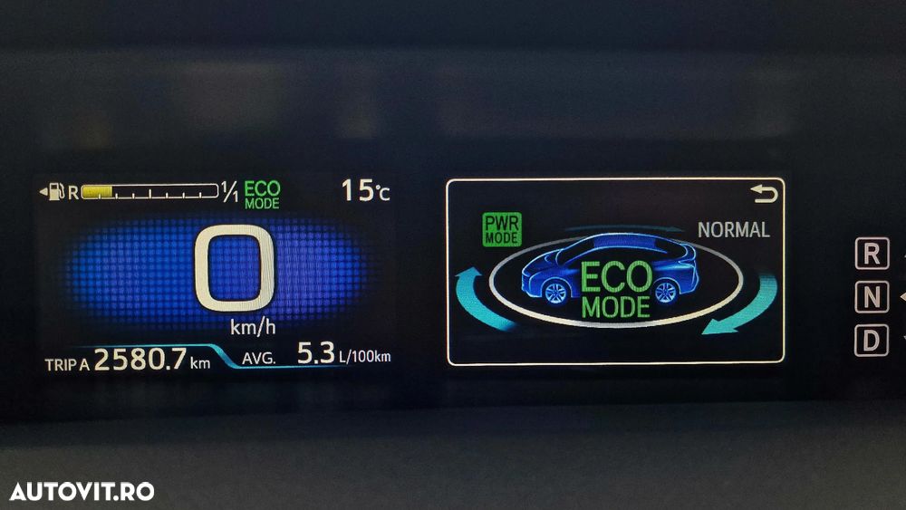 Toyota Prius 1.8 HSD Exclusive - 22