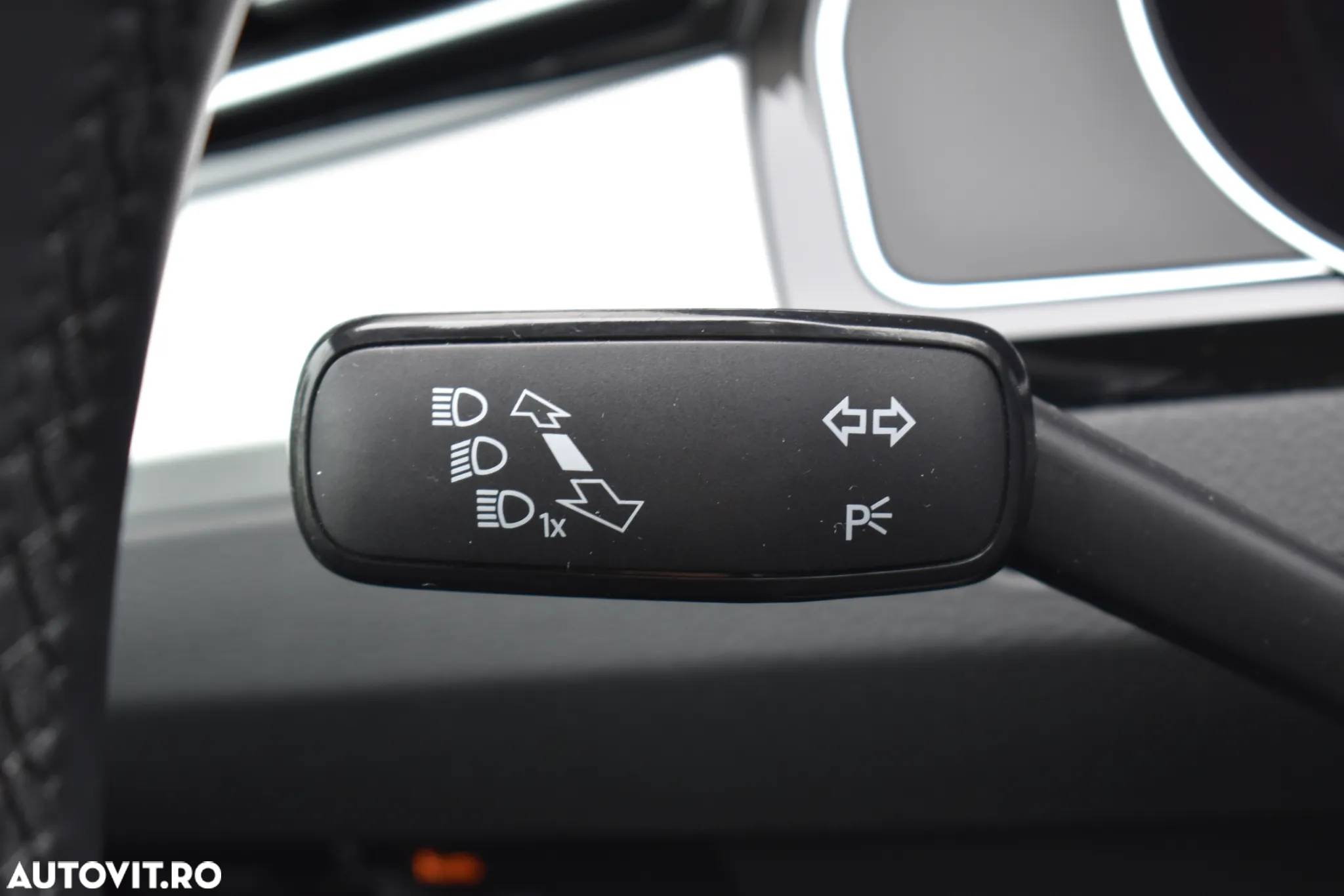 Volkswagen Passat 2.0 TDI DSG R Executive - 31