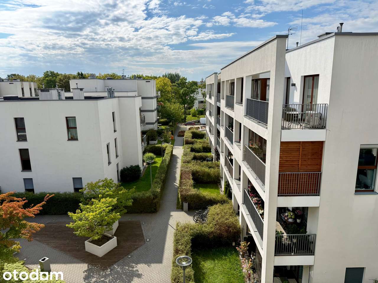 Komfortowy 3 pok. apartament z klimatyzacją. 2 balkony/2 miejsca park.