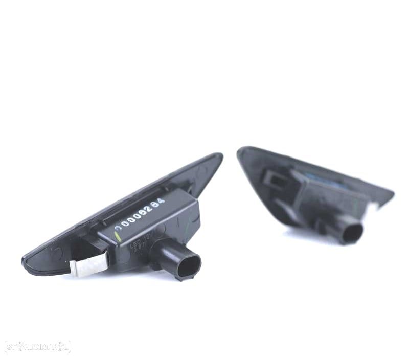 PISCAS LATERAIS LED BMW E46 COUPE 03-06 PRETOS - 3