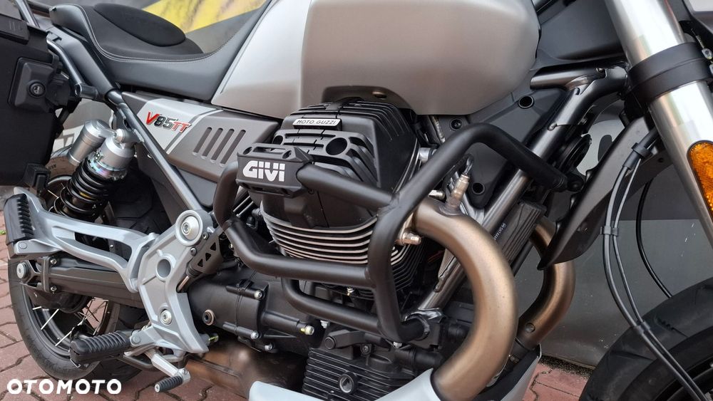 Moto Guzzi V85 - 14