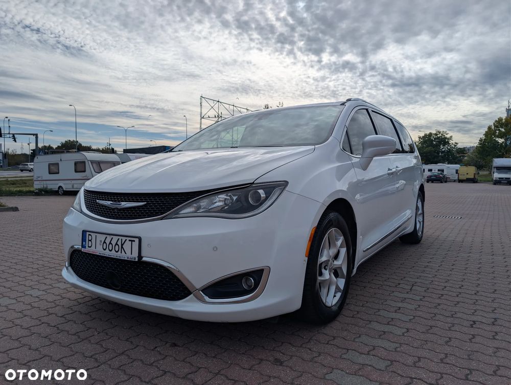 Chrysler Pacifica - 7