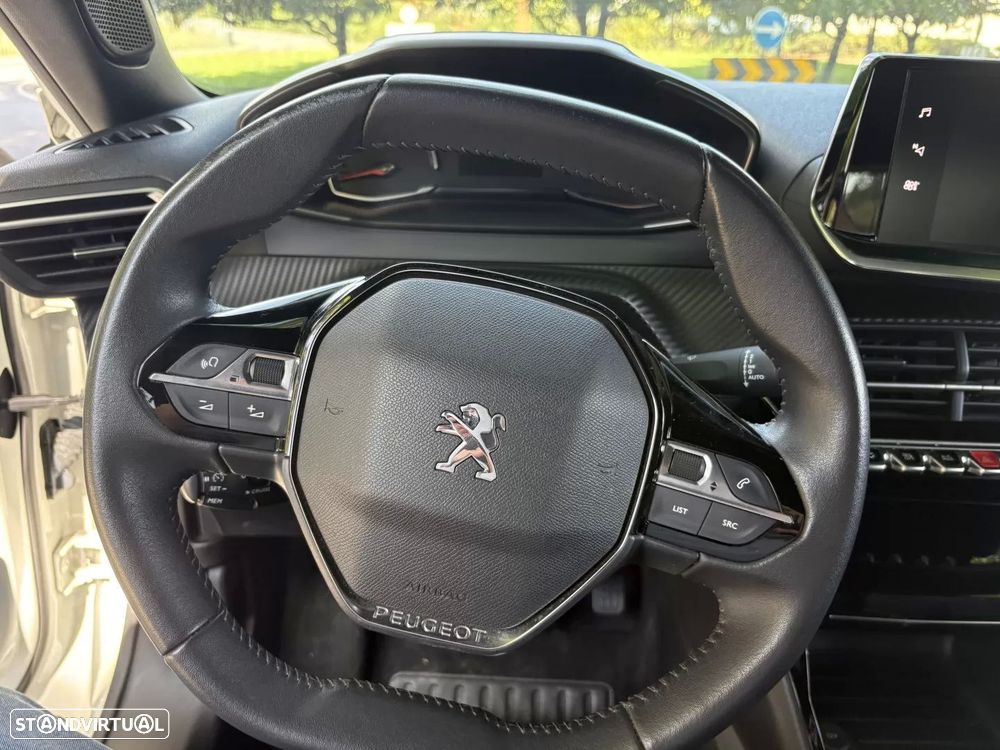 Peugeot 2008 1.2 PureTech Allure - 15