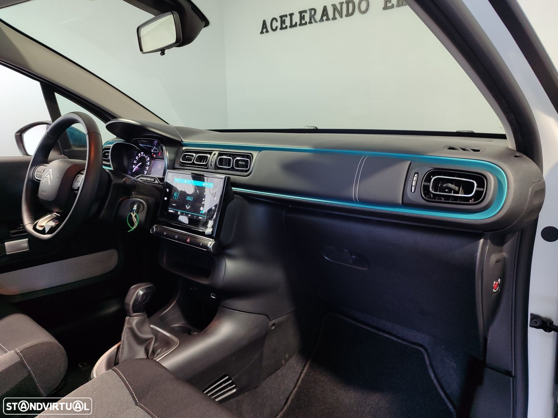Citroën C3 1.2 PureTech Shine - 18