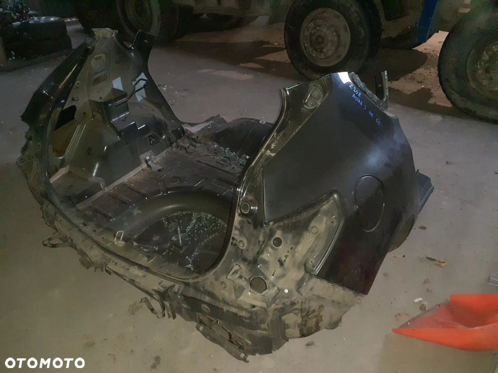 12151 Ćwiartka błotnik prawy tył Opel Astra J HB 5 drzwi - 2