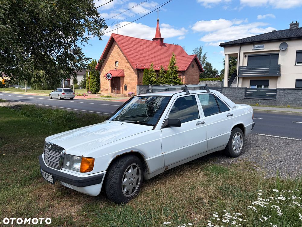 Mercedes-Benz W201 (190) - 1