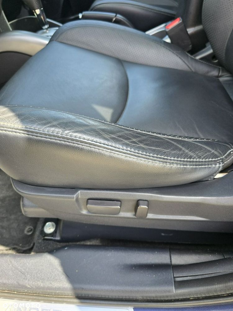 Mitsubishi Outlander - 16