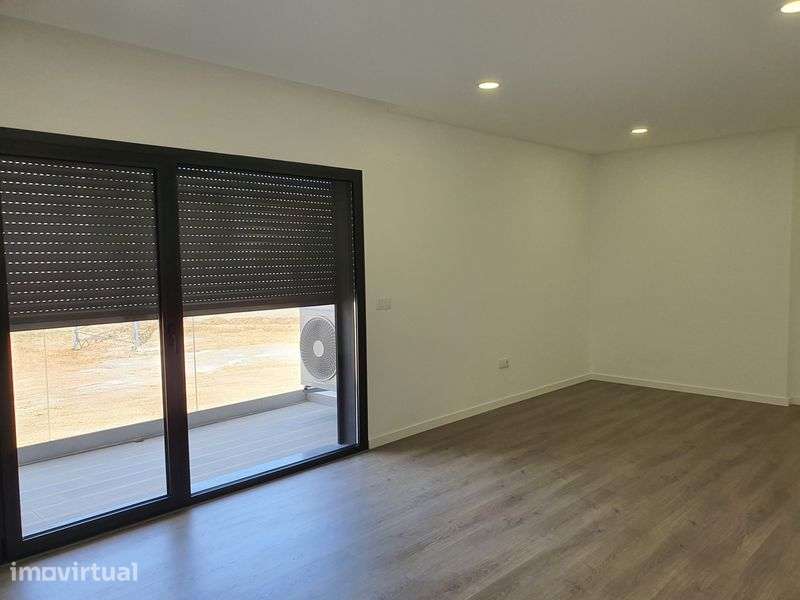 Arrenda-se apartamento T2, Novo, Entroncamento - Grande imagem: 2/12