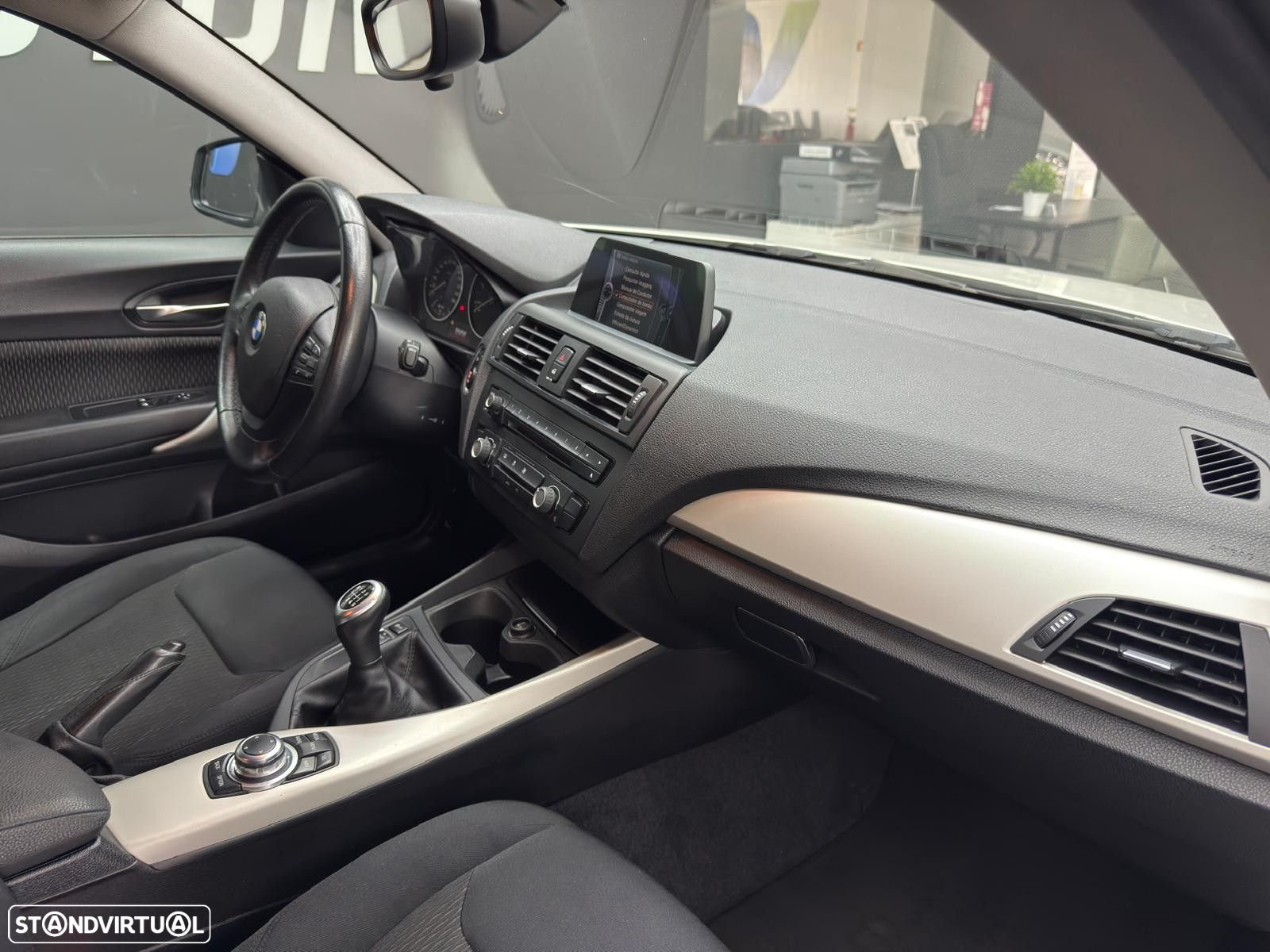 BMW 118 d Line Sport - 28