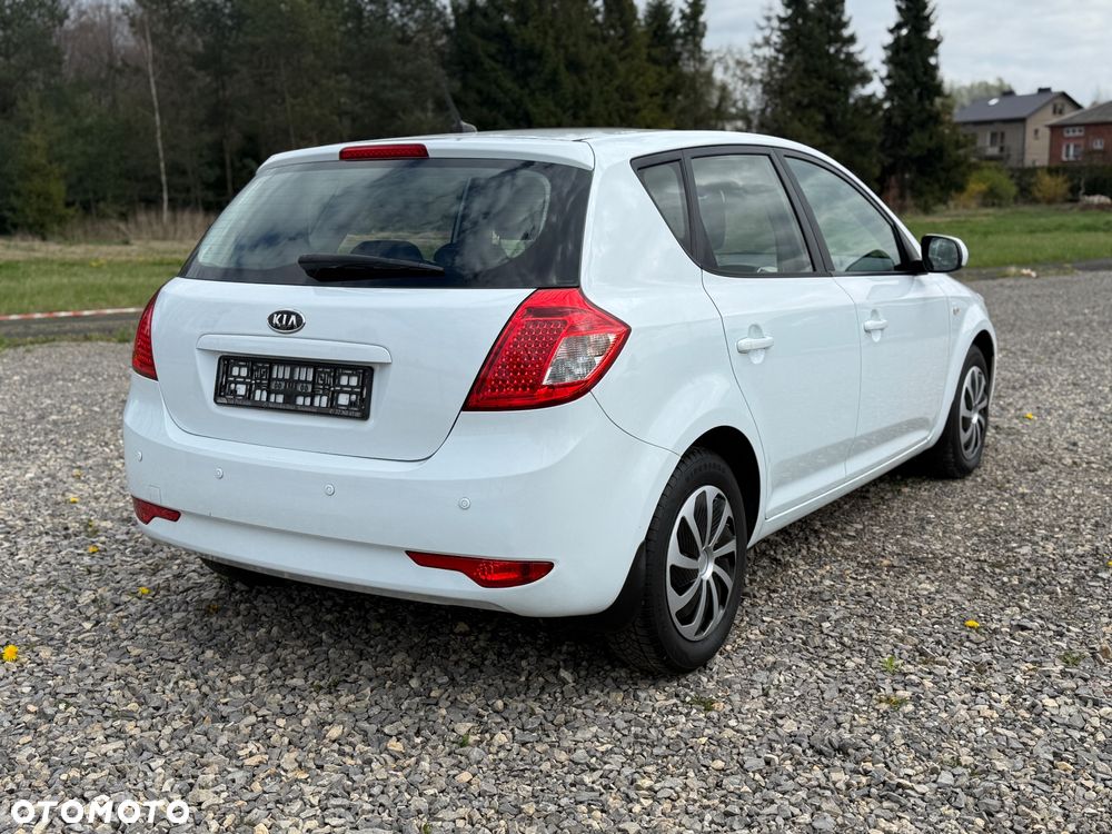Kia Ceed - 7