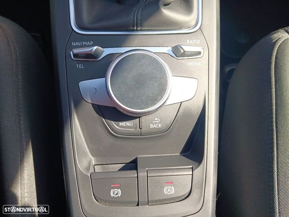 Audi Q2 30 TDI Advanced - 24