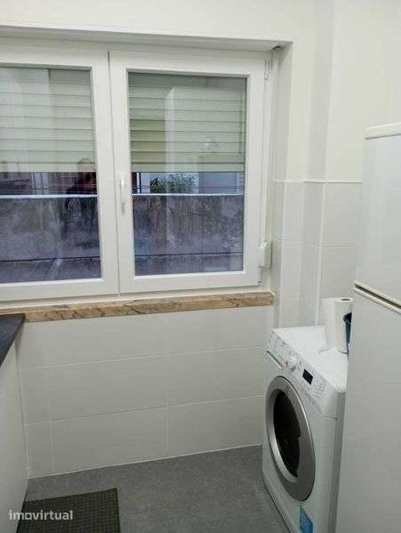 Apartamento t1 para arrendar em Benfica - Grande imagem: 2/3