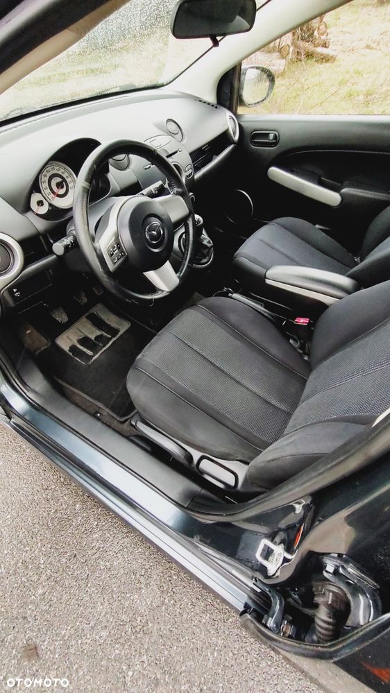 Mazda 2 - 5