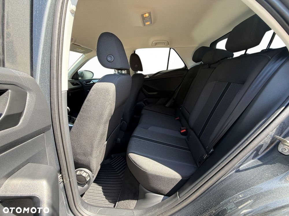 Volkswagen T-Roc - 32