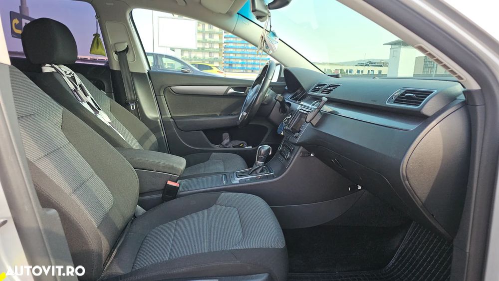 Volkswagen Passat Variant 2.0 TDI 4Motion BlueMotion Technology Comfortline DSG - 9