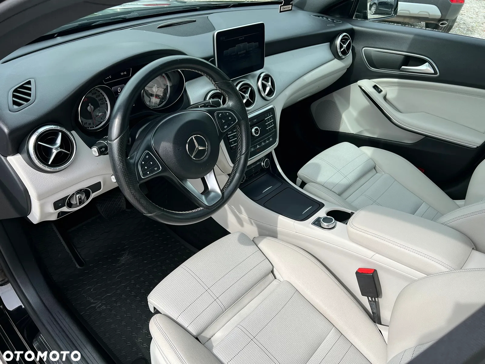 Mercedes-Benz CLA Shooting Brake 180 7G-DCT UrbanStyle Edition - 12