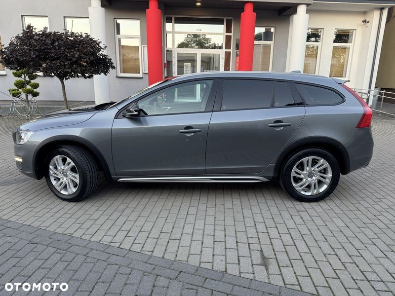 Volvo V60 Cross Country D3 Momentum - 2