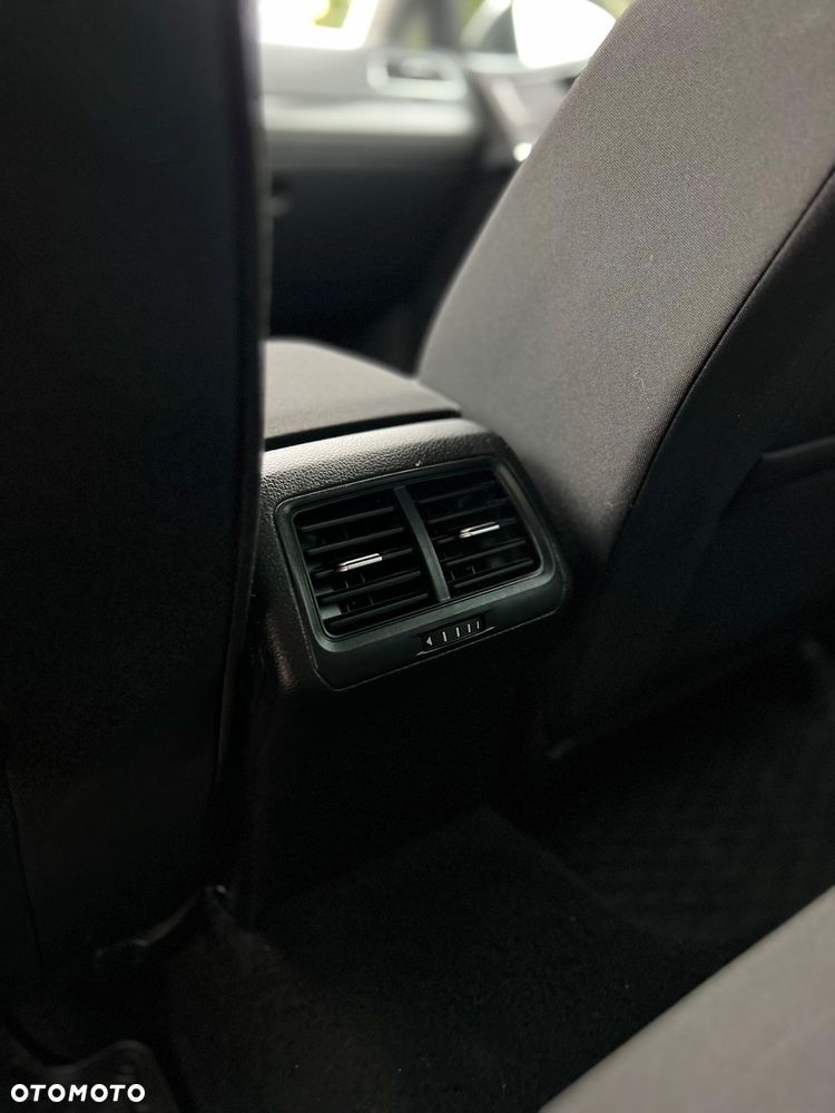 Volkswagen Golf - 24