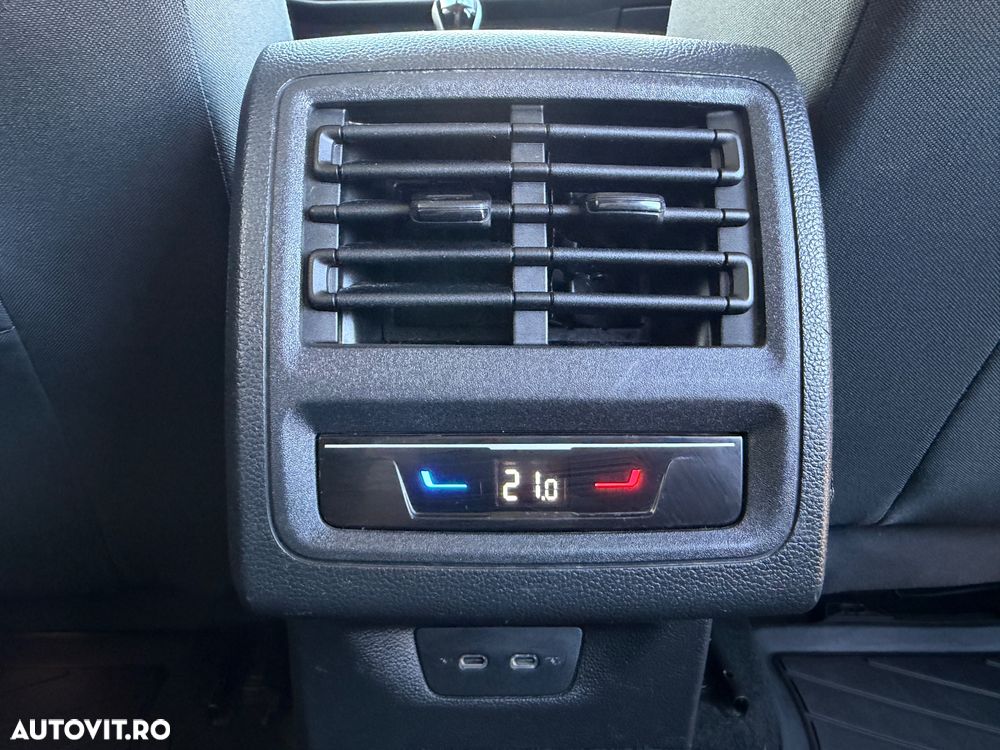 Volkswagen Golf 2.0 TDI Life - 16
