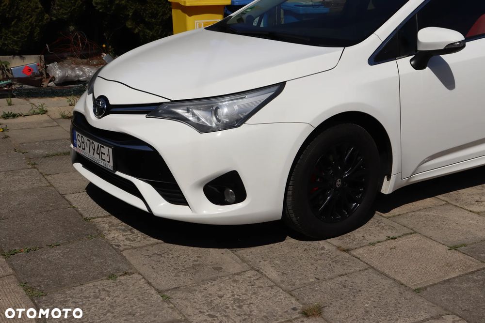 Toyota Avensis 1.8 Premium - 8