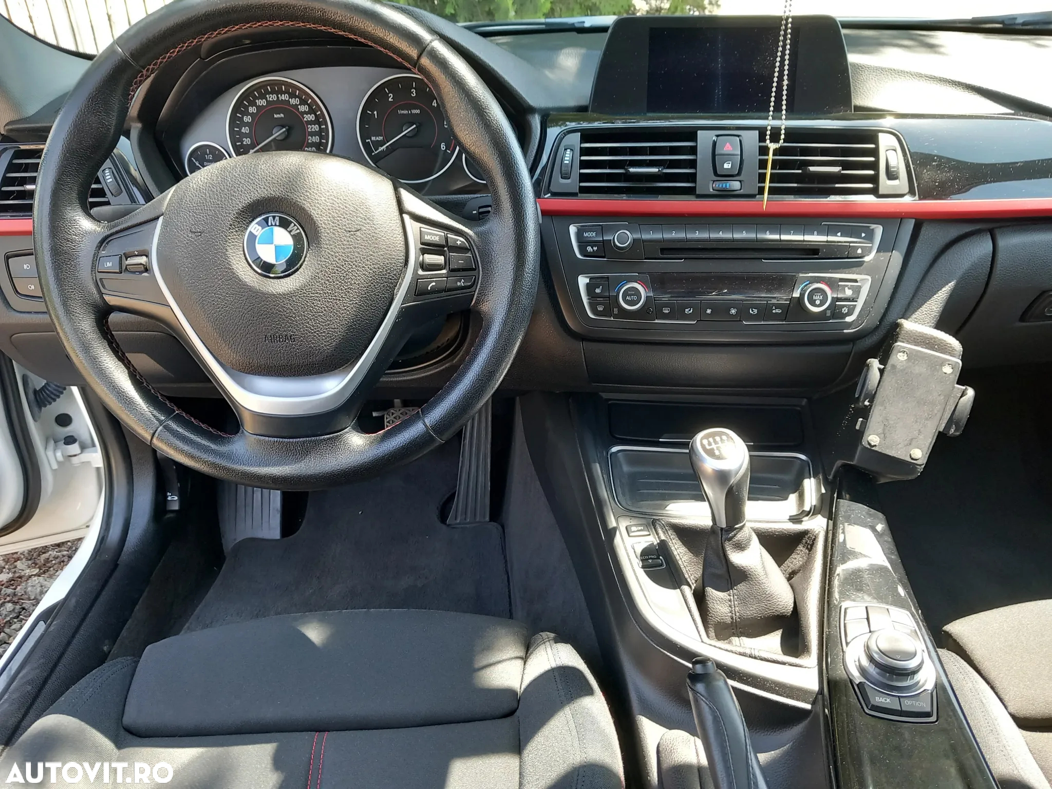 BMW Seria 3 320d Sport Line - 12