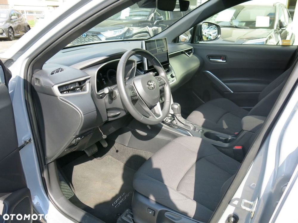 Toyota Corolla Cross - 12