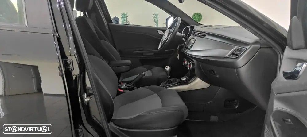 Alfa Romeo Giulietta 1.6 JTDM Exclusive - 23