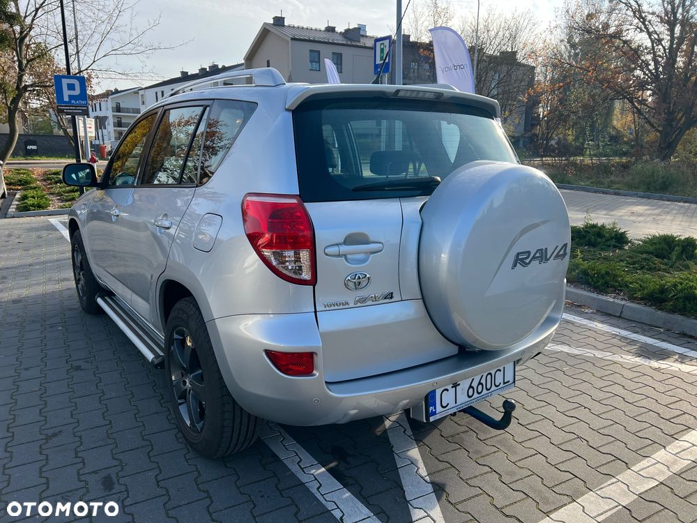 Toyota RAV4 - 8