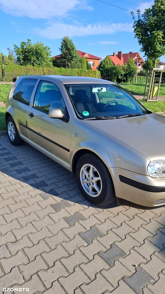 Volkswagen Golf - 11