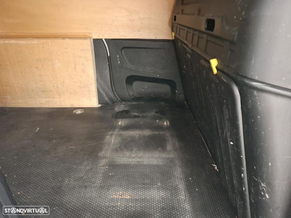 Peugeot Partner Premium 1.6 HDi 100CV * Gps/AC/ IVA incluído - 6