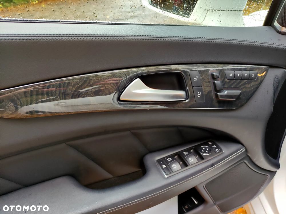 Mercedes-Benz CLS 350 CDI 4Matic 7G-TRONIC - 12